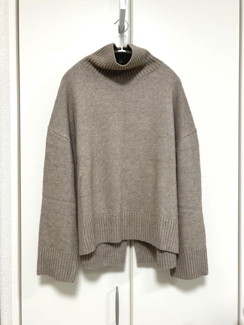 【美品】ウィムガゼット　ウールタートルニット　ベージュ