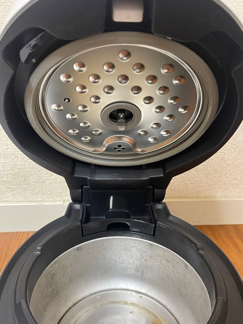 安心発送】 ヘルシオ ホットクック KN-HW10E-W ホワイト系 調理器具