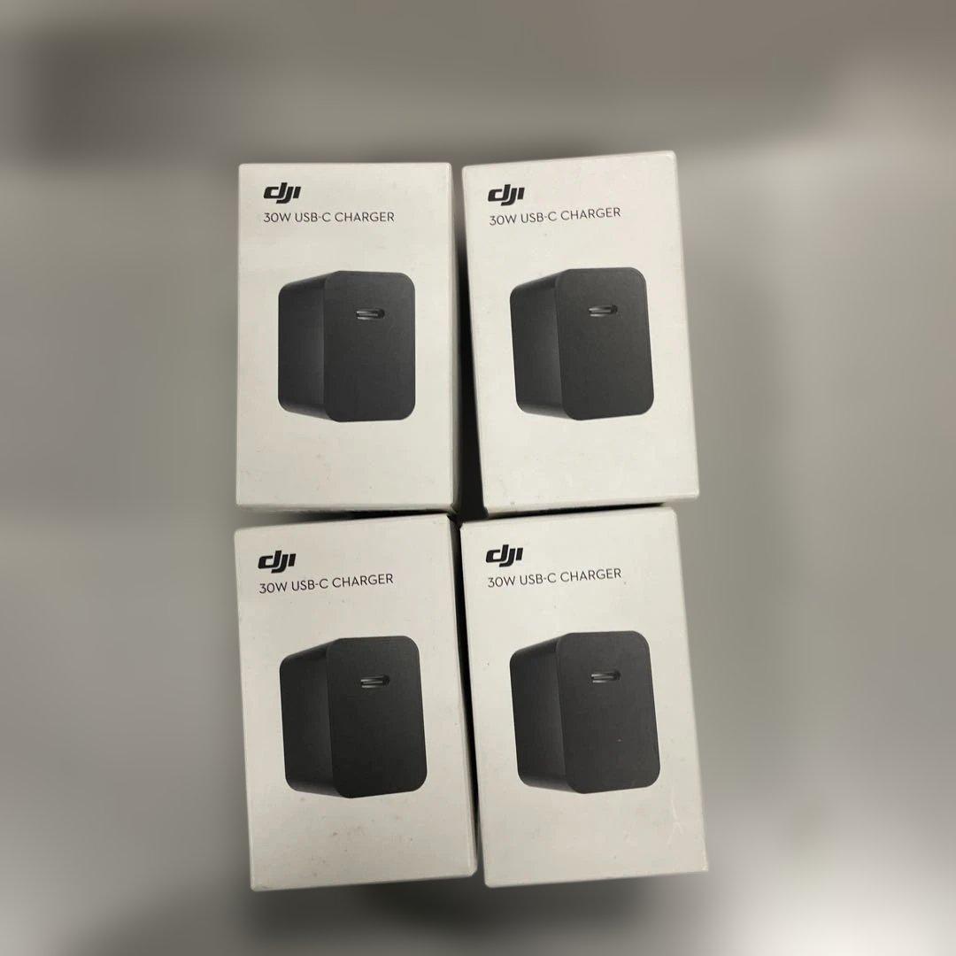 DJI 30W USB-C充電器 4個スマホアクセサリー
