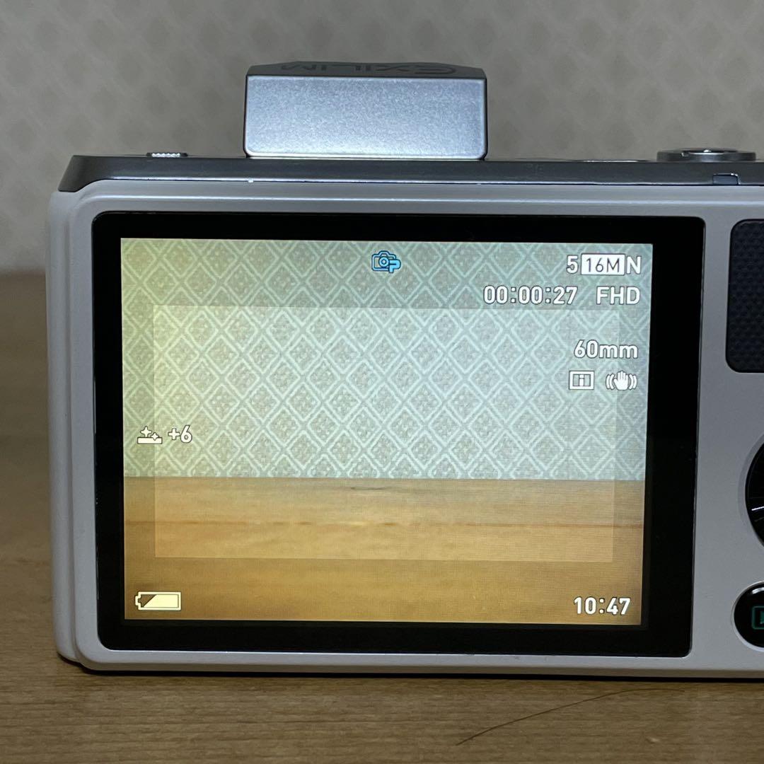 CASIO EXILIM EX-ZR700 コンパクトデジタルカメラ