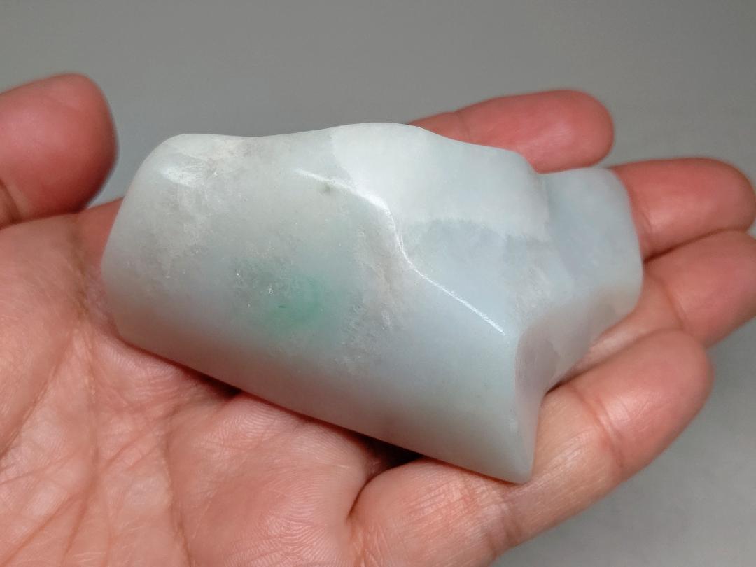 高透過 白緑 220g 翡翠 ヒスイ 原石 鑑賞石 自然石 誕生石 鉱物 入荷予定