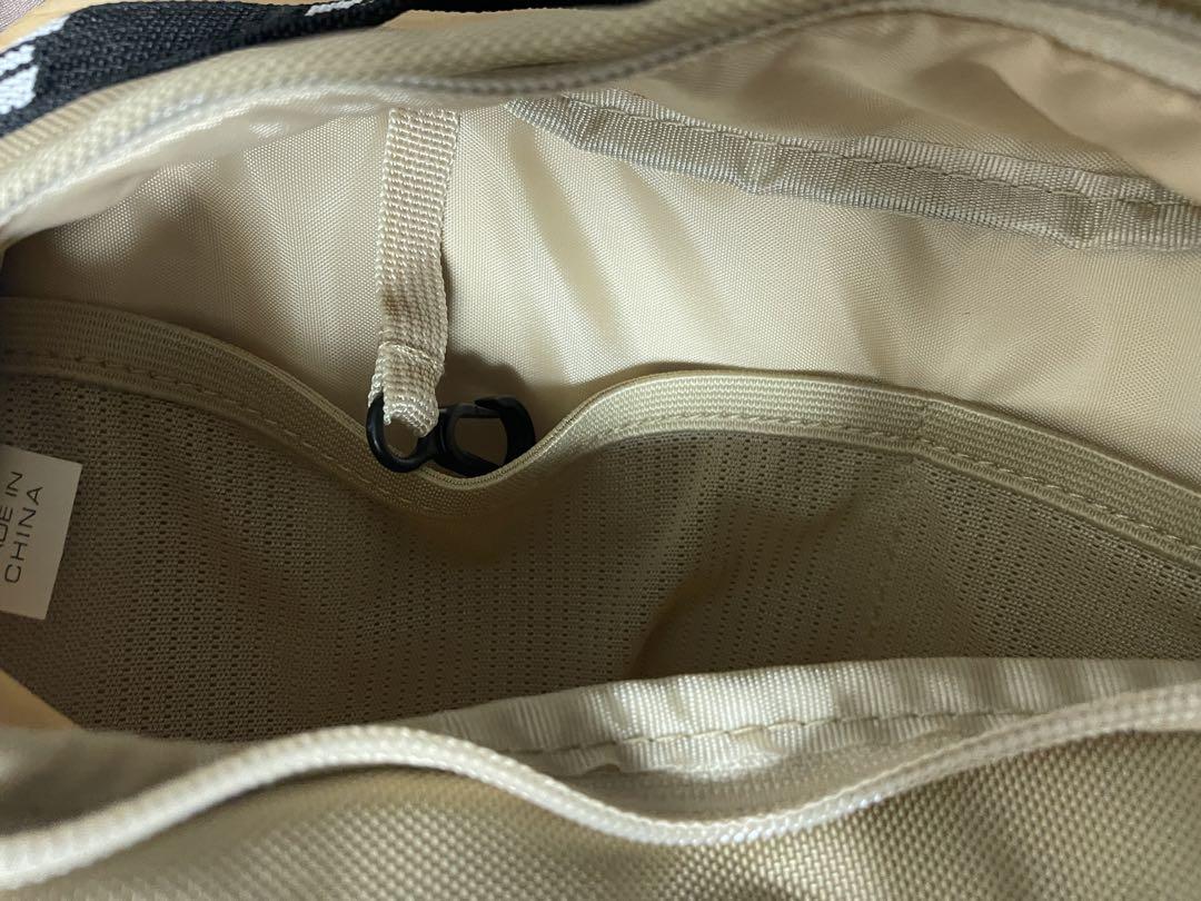 ほぼ新品　シュプリ一ムSupreme 18ss 44th Waist Bag