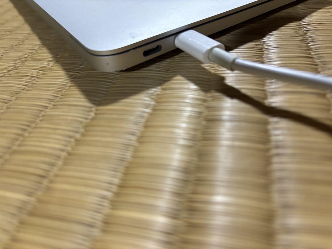 MacBook シルバー USB-Cポート m1