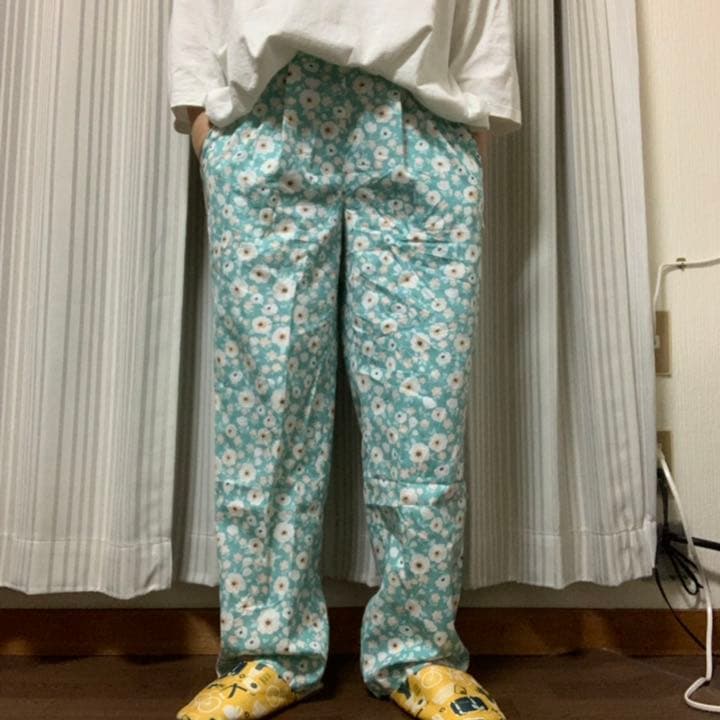 花柄パンツ メルカリ