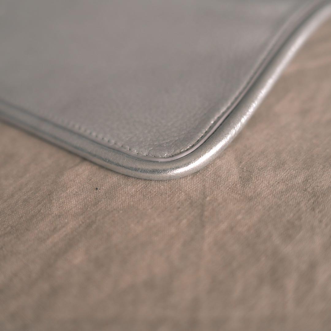 【美品】objcts.io フラットレザートート シルバー 【美品】objcts.io フラットレザートート シルバー