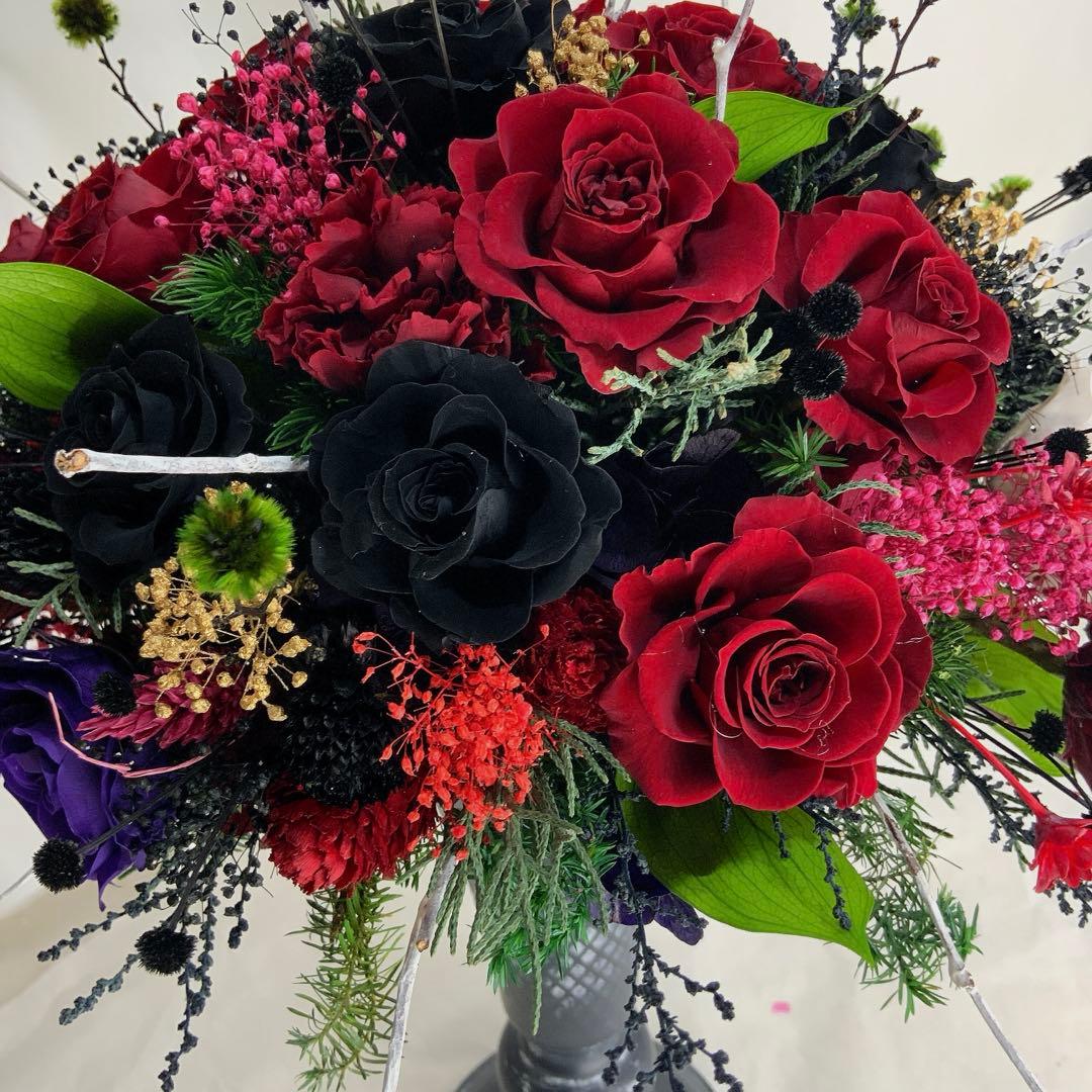 赤と黒の出会いのプリザーブドフラワーアレンジ新品、♥