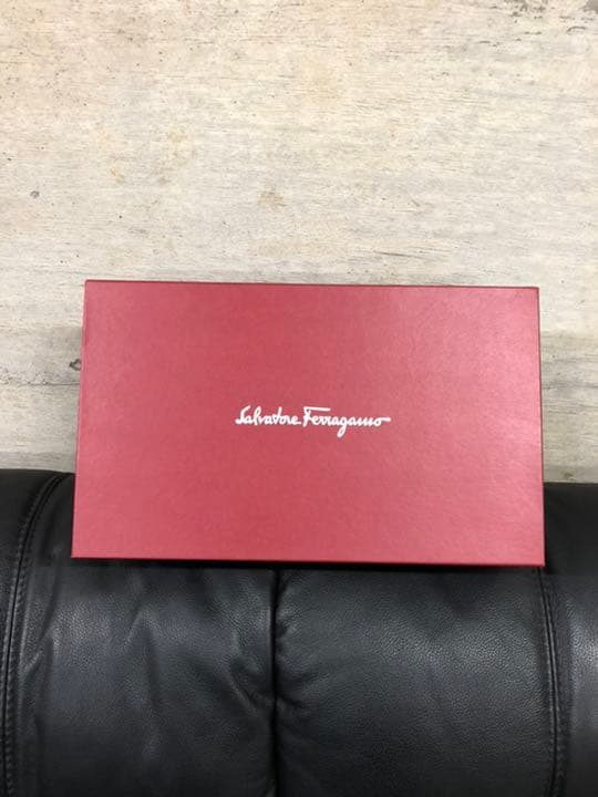 新品未使用❗️タグ付きレア物❗️サルヴァトーレフェラガモ | nalans.com