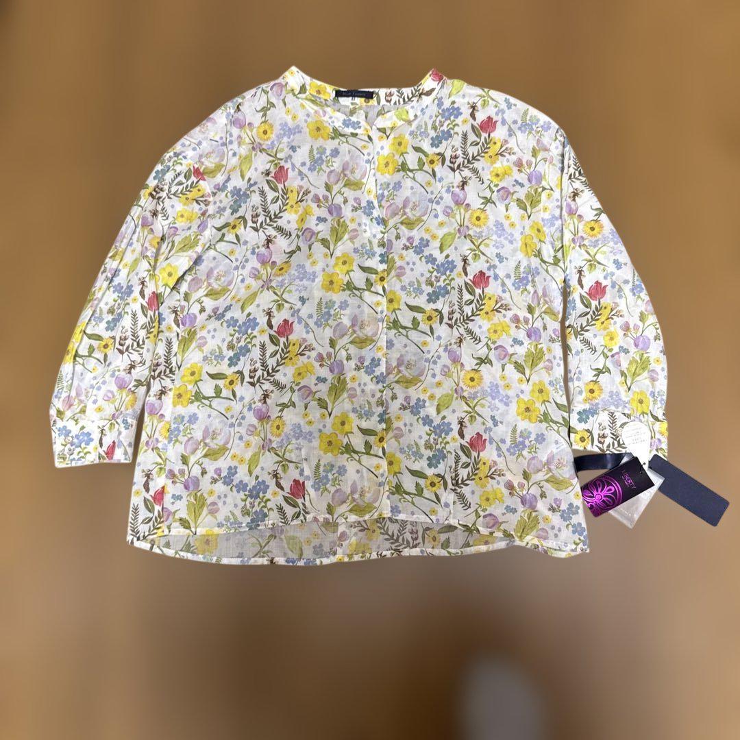 新品　リバティブラウス