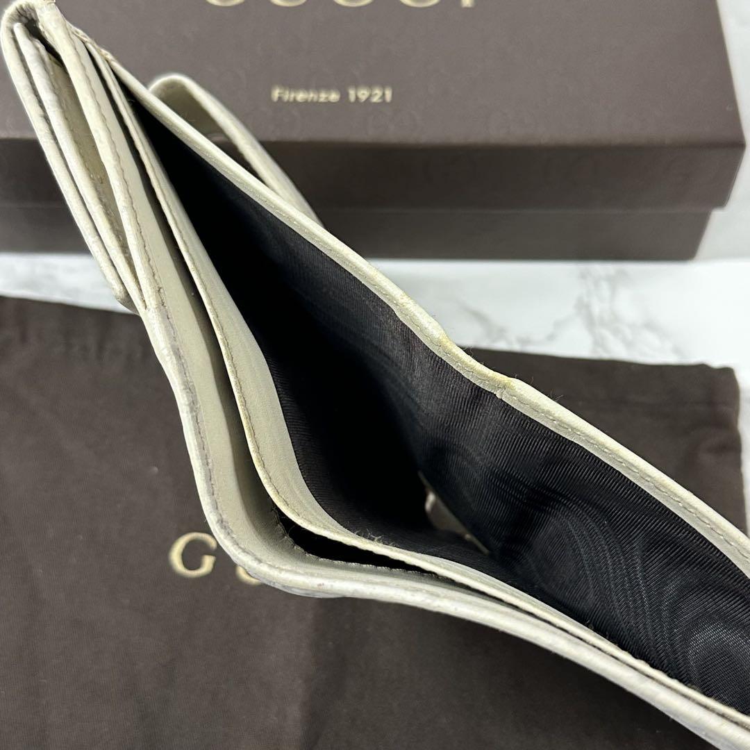 新品同様 グッチ GUCCI 財布 二つ折り 折り財布 シマレザー