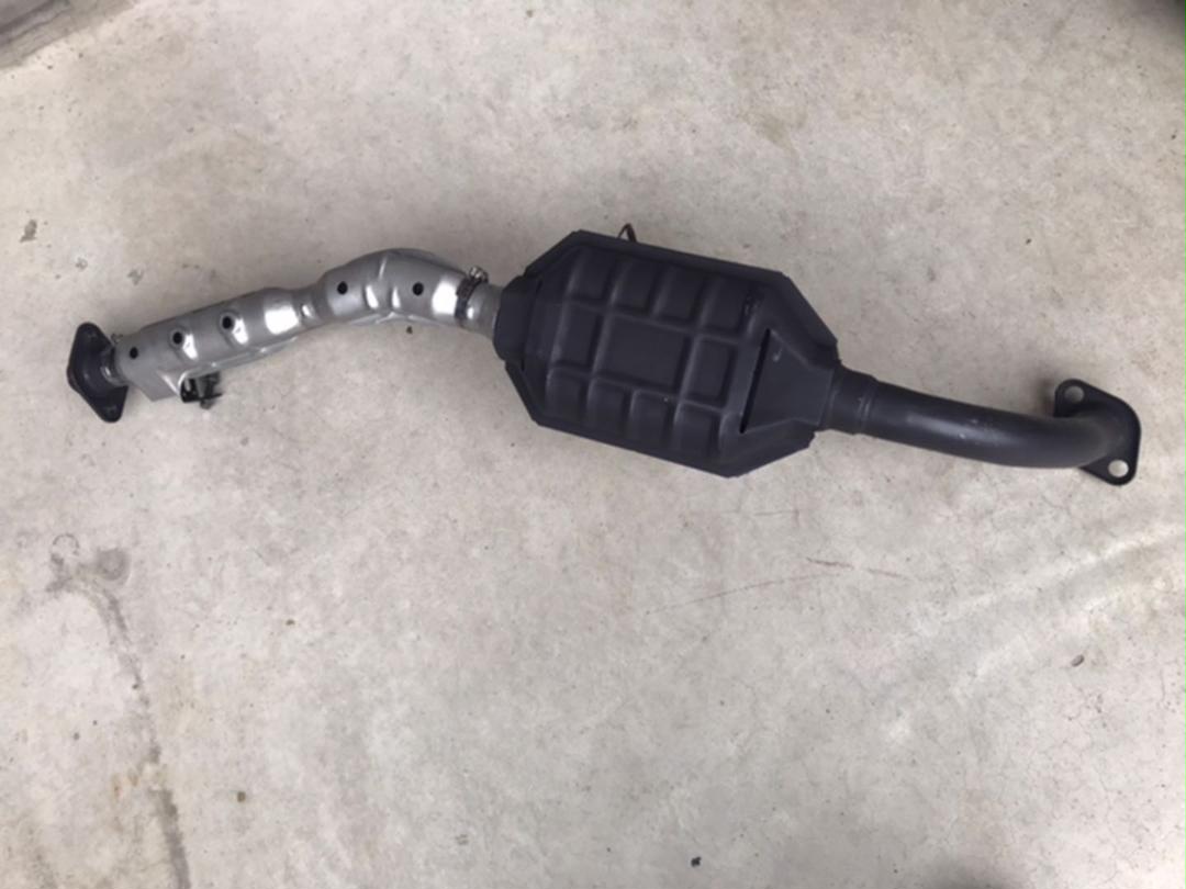 最安値新品 美品 JA12 JA22 JA11触媒 xeyru-m67628147229 希少 ジムニー 純正フロントパイプ 在庫新作