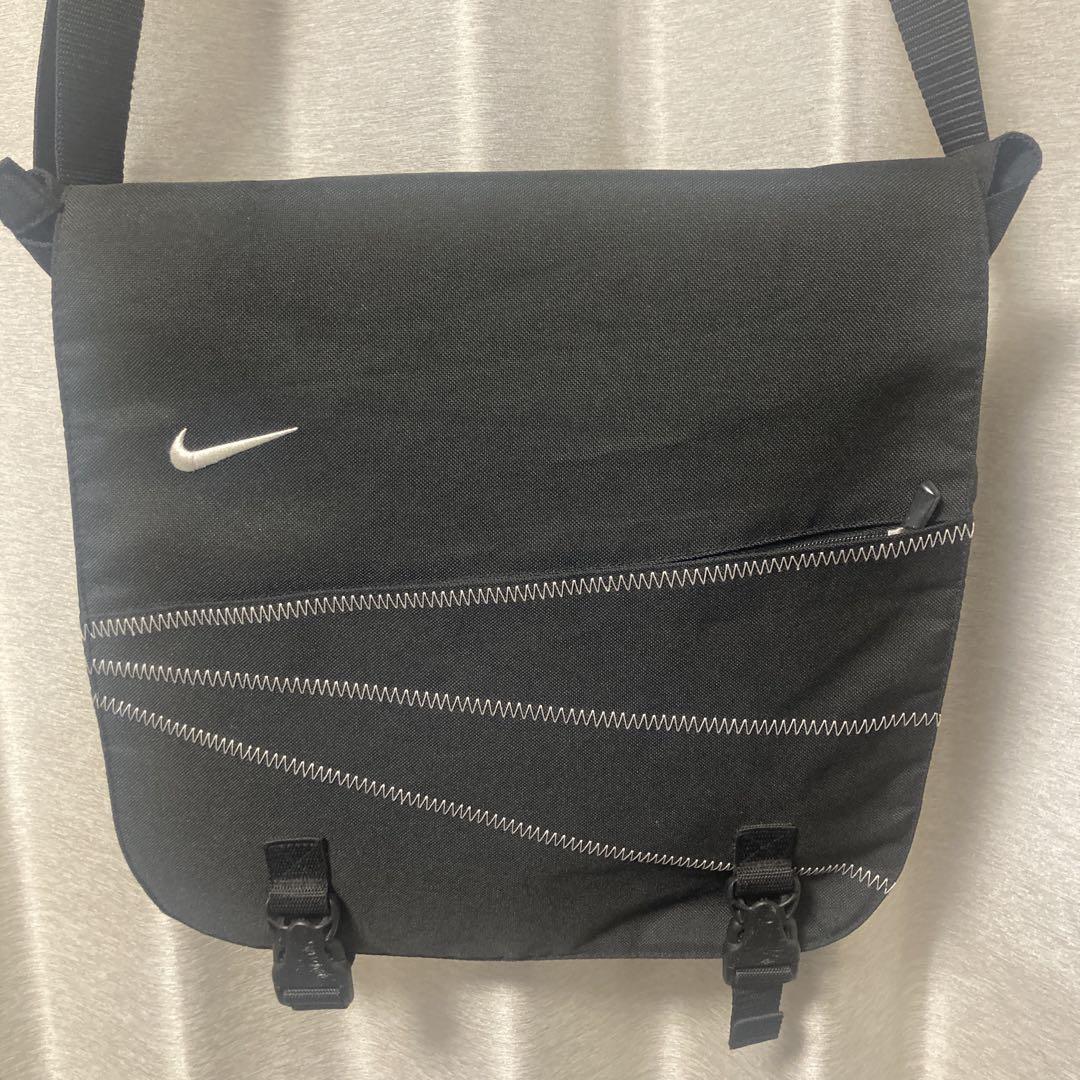 00s NIKE Technical Messenger Bagショルダーバッグ 90s~00s Nike メッセンジャーバッグ、ショルダーバッグ4点入荷