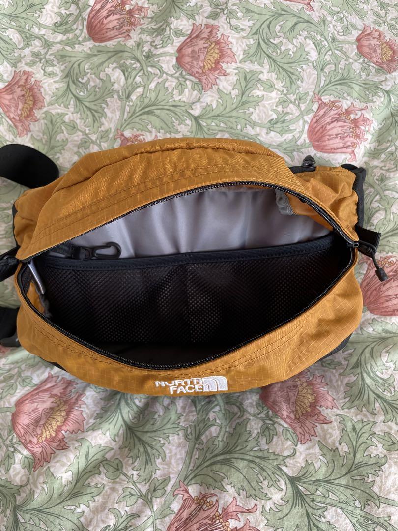 美品THE NORTH FACE ボディバッグ・ウエストポーチ