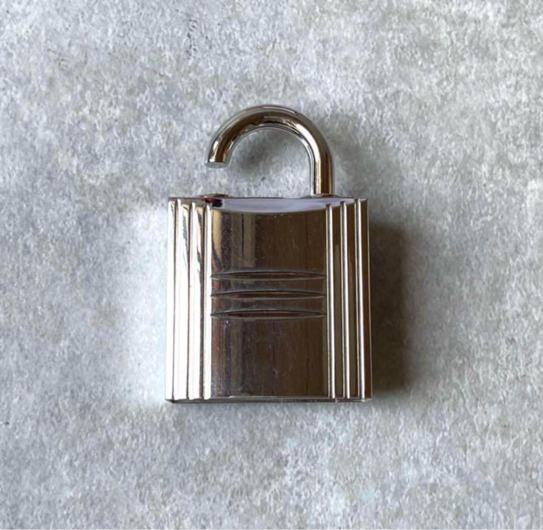 HERMES カデナ 未使用 香水入れ パフュームボトル エルメス HERMES カデナ 香水入れ パフュームボトル
