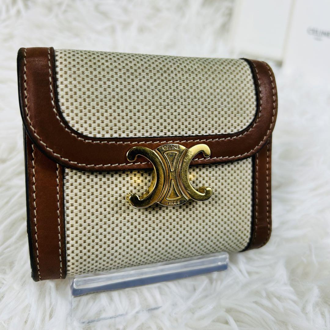 美品✨ セリーヌ トリオンフ スモールトウォレット 新ロゴ 金具 3つ折り財布