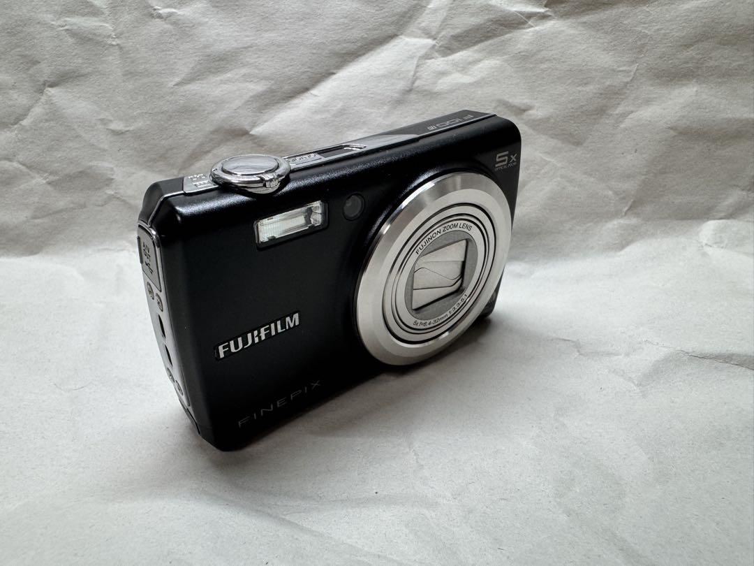 FUJIFILM FINEPIX F100fd コンパクトデジタルカメラ充電器付
