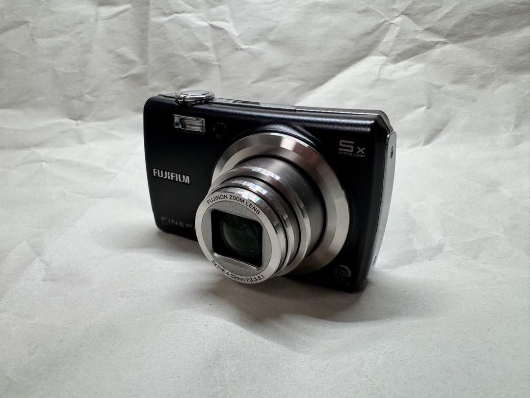 FUJIFILM FINEPIX F100fd コンパクトデジタルカメラ充電器付