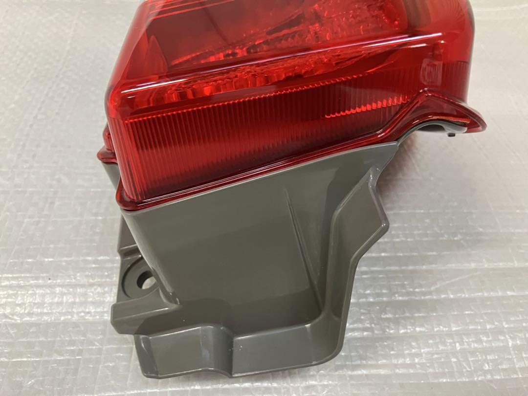 ♦︎ダイハツ♦︎タントLA600S左純正テールランプ♦︎点灯確認済み♦︎