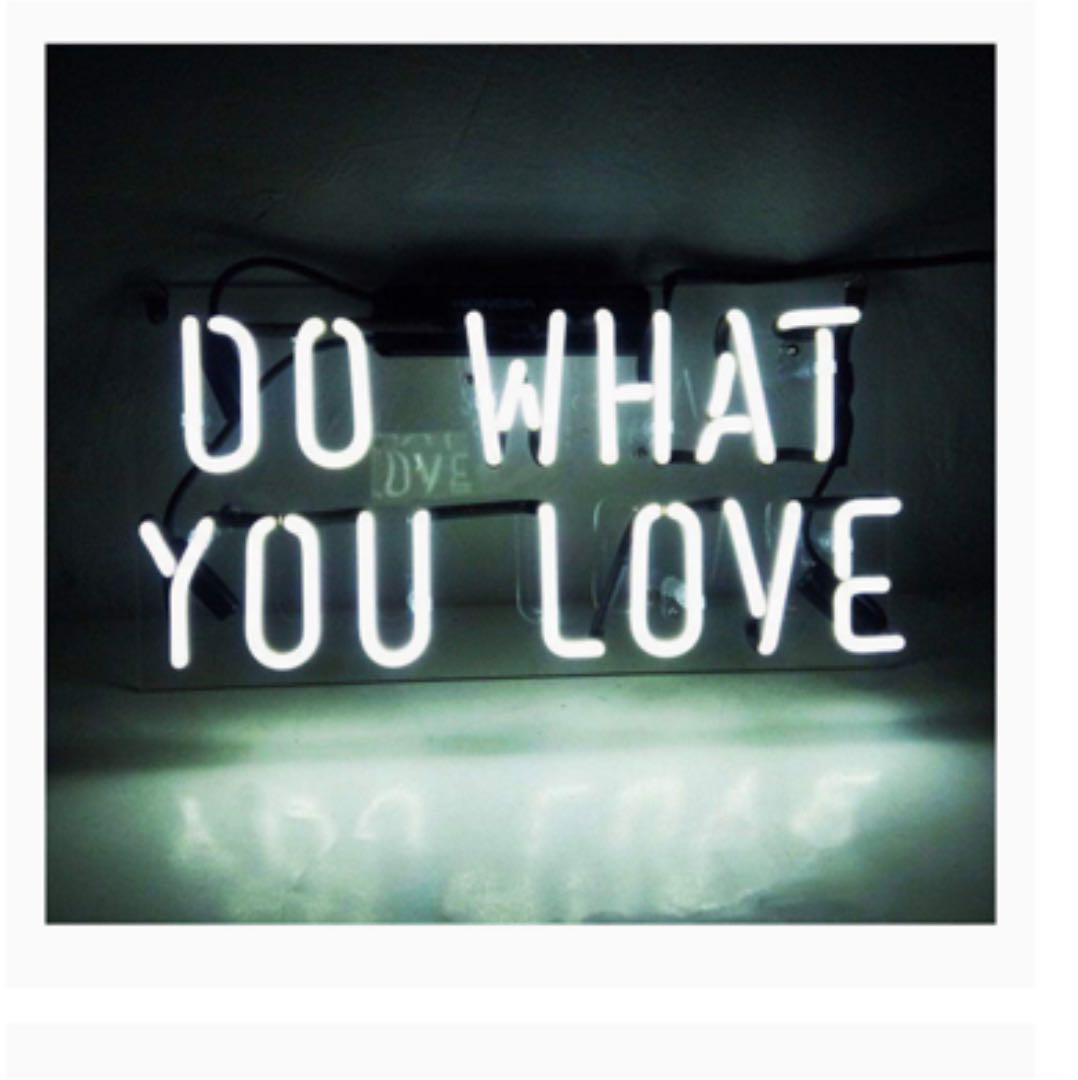［DO WAHT YOU LOvE]ネオンサイン　ライト