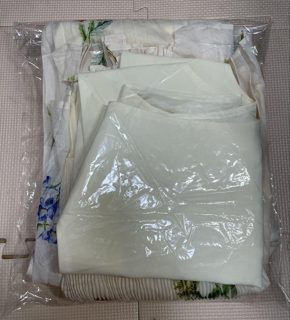 大完売品EMMA VEST SET PLEATS DRESS(白、Sサイズ)