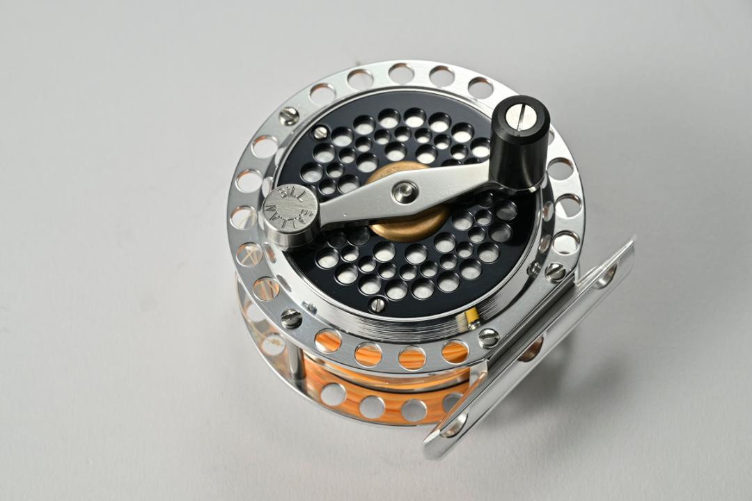 ビルバラン　シグニチャーベイビー　フライリール　レザーポーチ付き Bill Ballan Signature Baby | FISHING THE FAR EAST