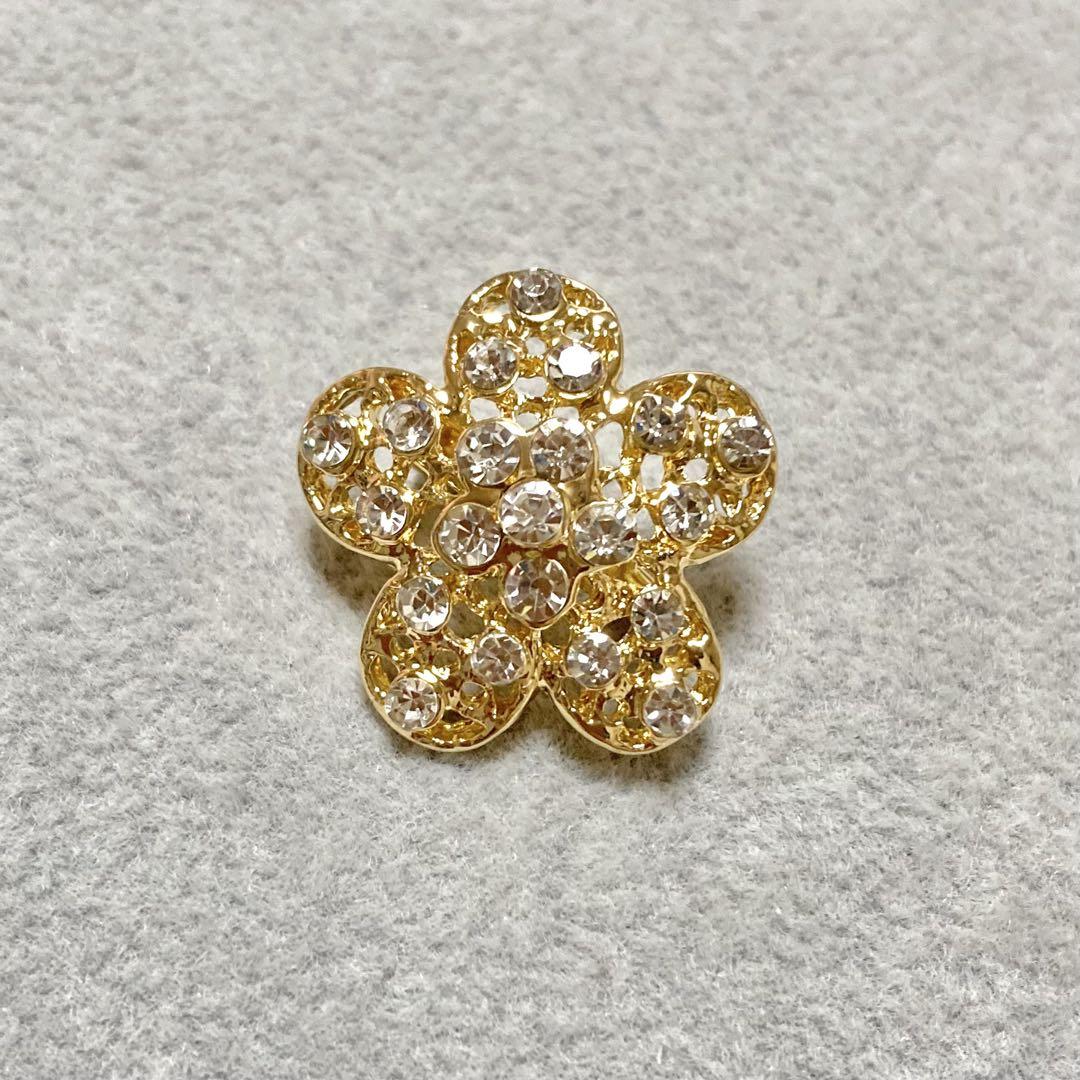 ChristianDior ラインストーン フラワー ピンブローチ バッチ ゴールドカラークリアビジューフラワーピンブローチ花ピンズ