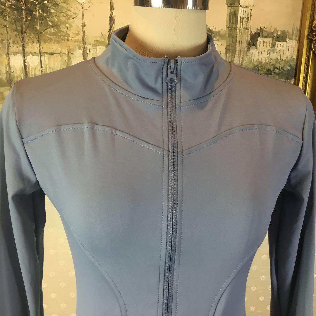 LULULEMON☆ サイズ M スモークブルー レディース ジャケット