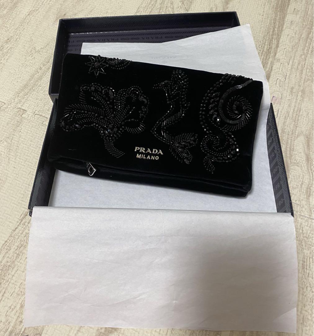 PRADA ブラック ベルベット クラッチバッグ