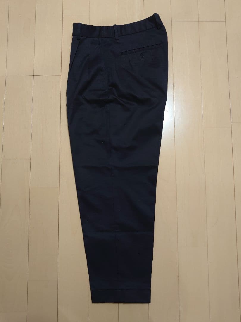 SCYE BASICS サンホアキン綿 2プリーツ テーパードパンツ SCYE BASICS サンホアキン綿 2プリーツ テーパードパンツ