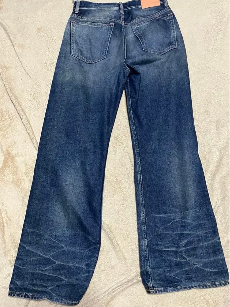 Acne Studios レギュラーフィット フレアデニム Acne Studios レギュラーフィット フレアデニム