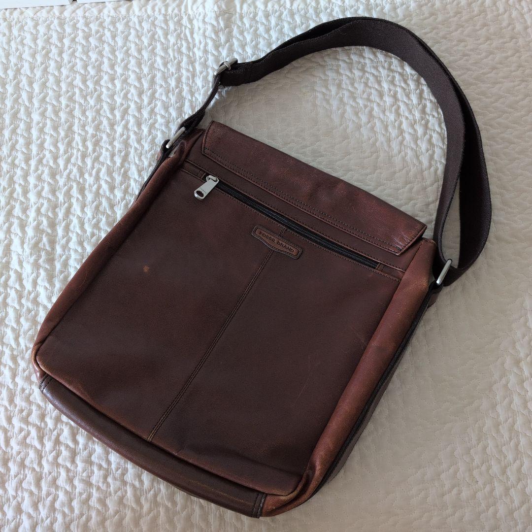 FOSSIL BRAND　フォッシル　ショルダーバッグ　肩掛け　本革　斜め掛け
