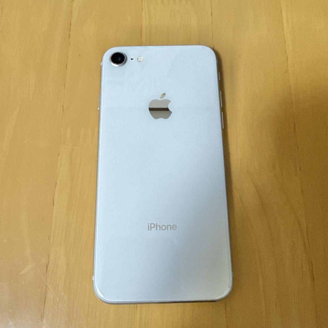 Apple iPhone 8 シルバー 本体 128GB