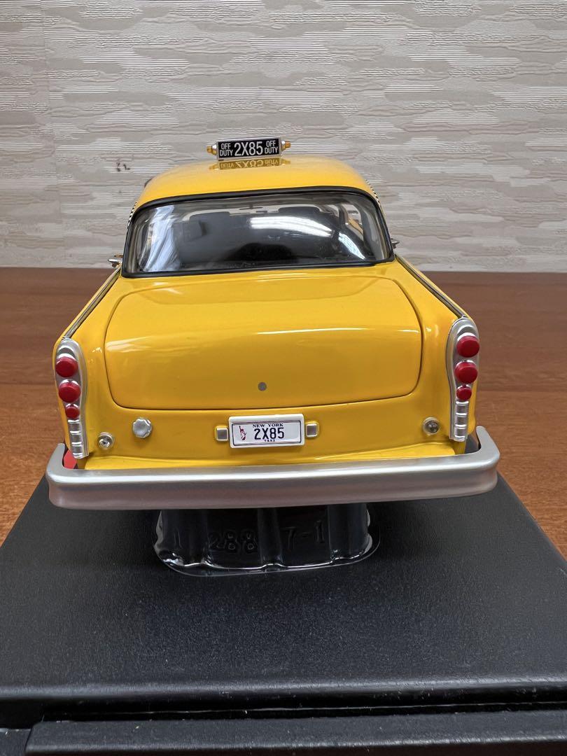 No558 ミニカー1/18 1977 Checker Taxi
