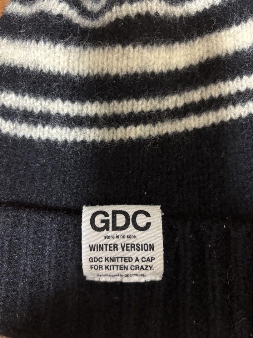 美品☆GDC　ニット帽　フリーサイズ　男女兼用　ジーディーシー GDC ジーディーシー ボンボン付 ニット帽 フリーサイズ 男女兼用