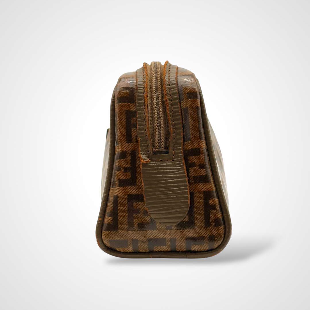 【良品】FENDI 　フェンディ　ズッカ柄　小物入れ　ポーチ 楽天市場】フェンディ FENDI ズッカ柄 ポーチ 小物入れ ブラウン