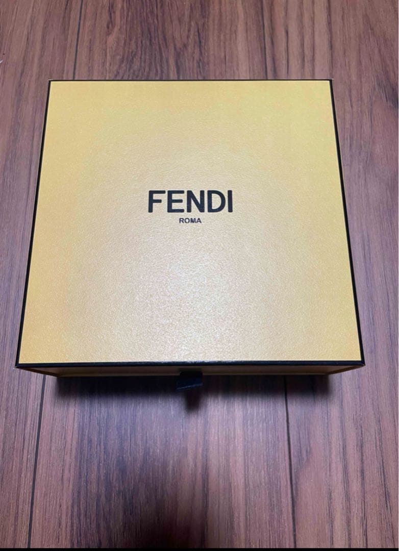 FENDI ベルト SnowMan 目黒蓮 着用 FENDI ベルト FENDI ベルト SnowMan 目黒蓮 着用 FENDI ベルト