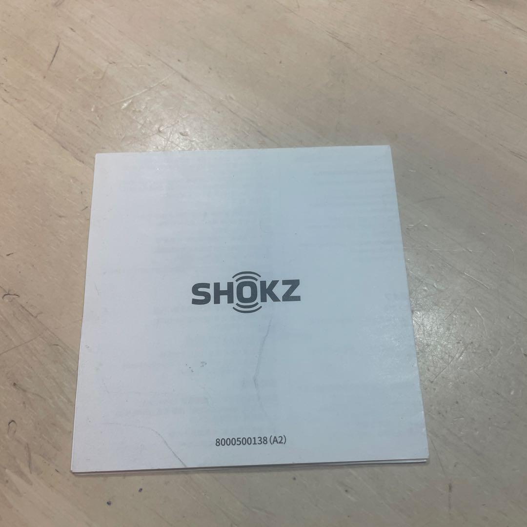 SHOKZ 骨伝導イヤホン 本体と付属品