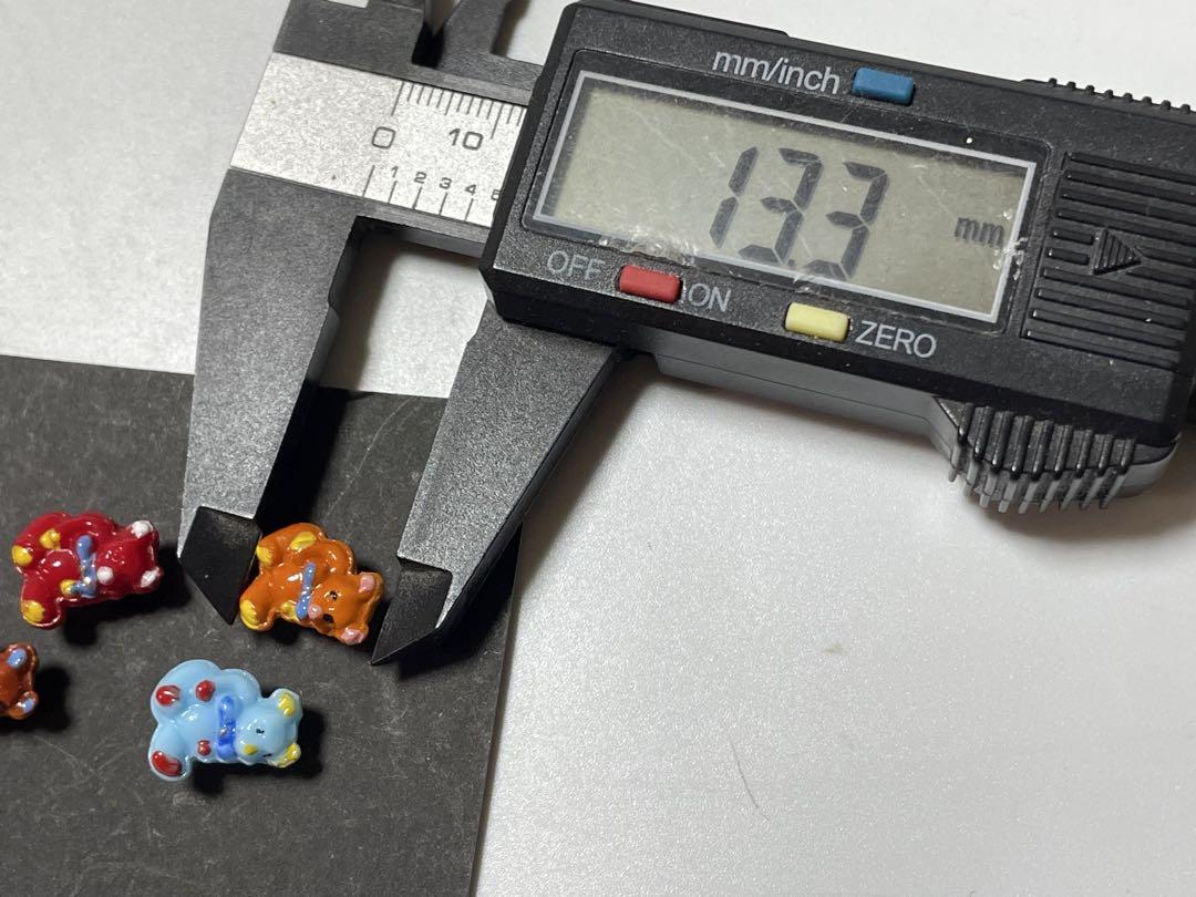 5710 ガラスボタン　6個　ドイツ　ヴィンテージ　ペイント　クマ　ボタンシート