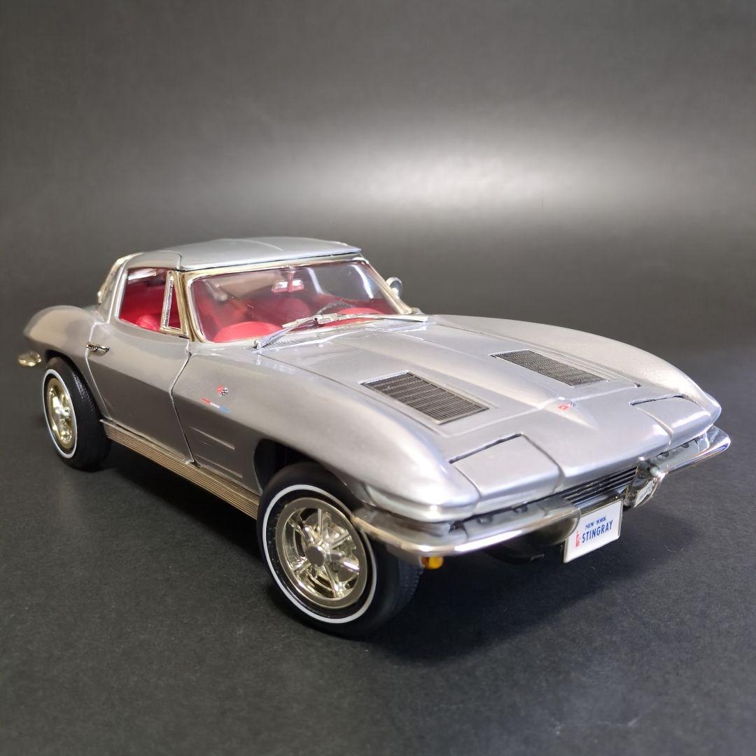 1/18ミニカー　CHEVROLET CORVETTE C2