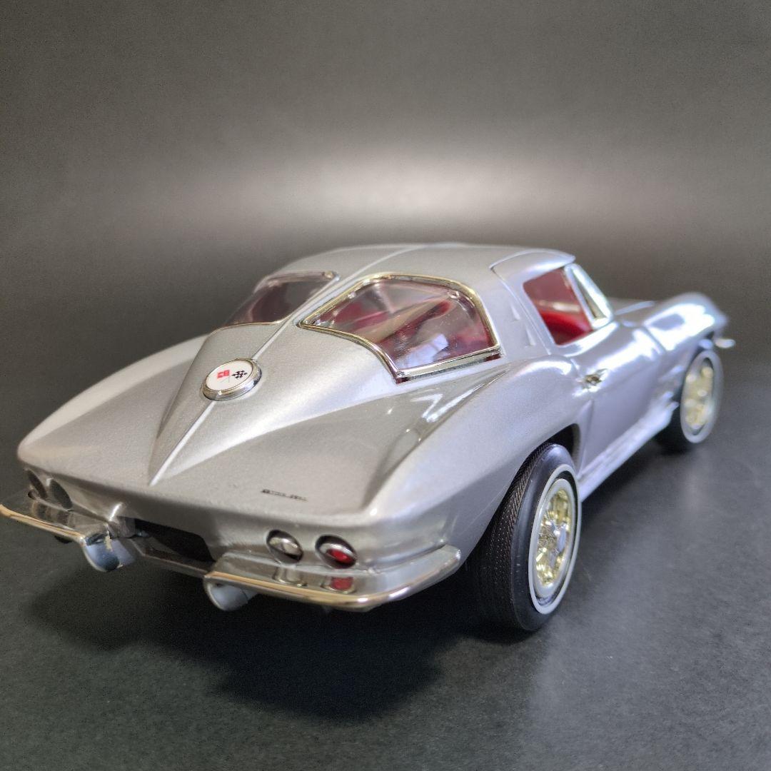 1/18ミニカー　CHEVROLET CORVETTE C2