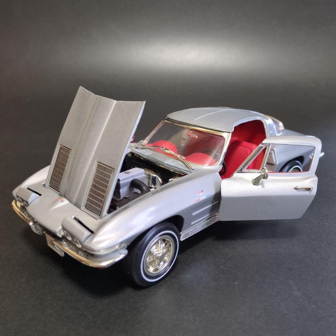 1/18ミニカー　CHEVROLET CORVETTE C2