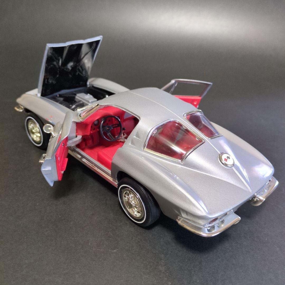 1/18ミニカー　CHEVROLET CORVETTE C2