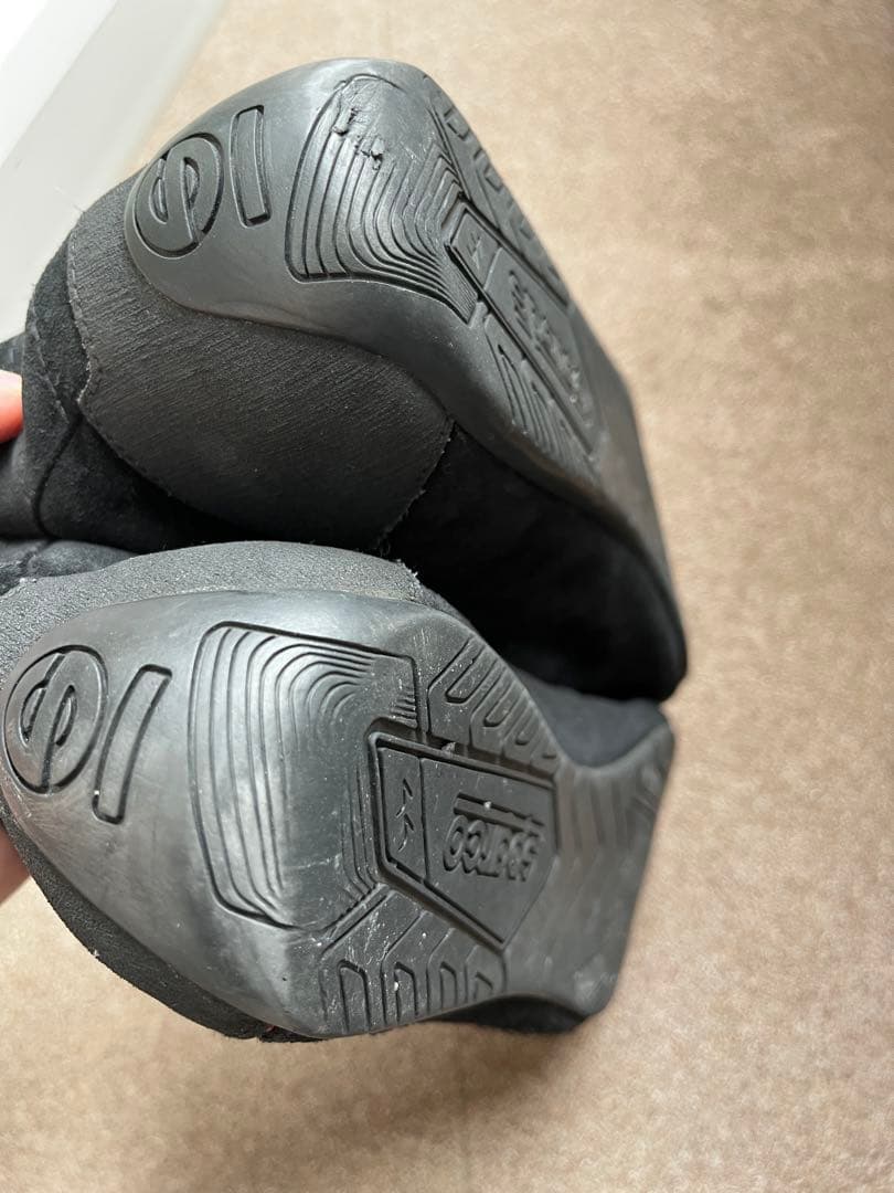 レーシングシューズ