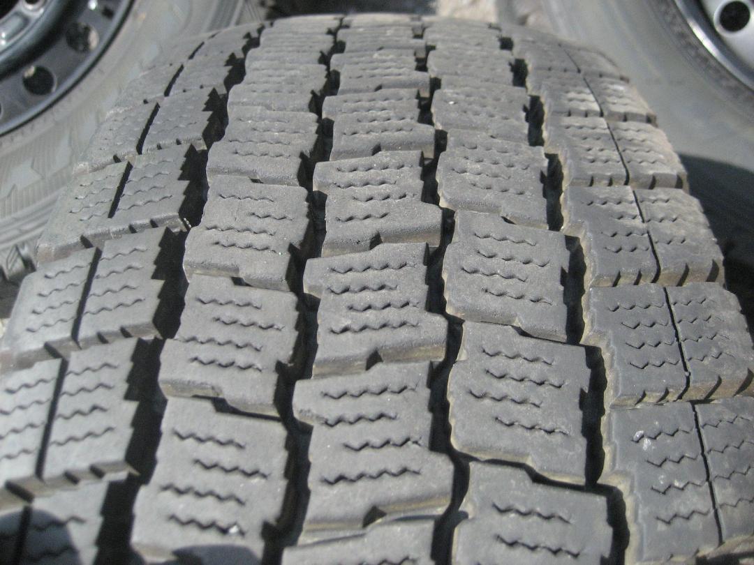 ア*キ様 ハイエース　195/80R15　107/105L　LT　スタッドレス