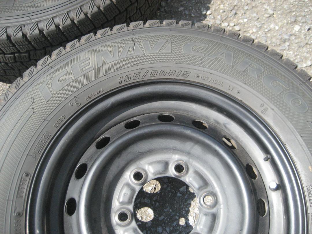 ア*キ様 ハイエース　195/80R15　107/105L　LT　スタッドレス