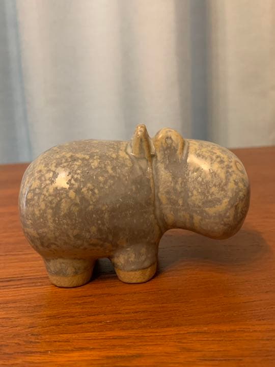 リサラーソン menageriシリーズのhippo | ospoly.edu.ng