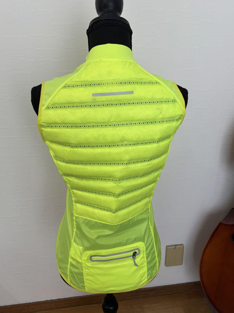 NIKEランニングベスト　エアロロフト800 レディース M イエロー