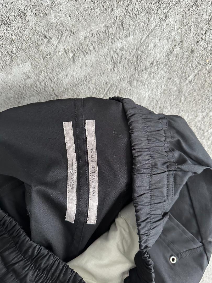 Rick Owens 2024SS 刺繡スローガン パッチポケット カーゴパンツ Rick Owens 2024SS 刺繡スローガン パッチポケット カーゴパンツ