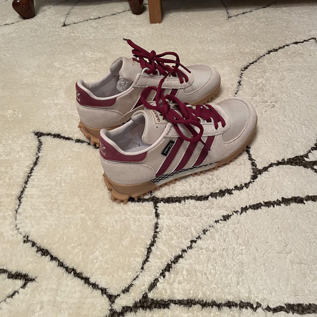 ADIDAS ORIGINALS ベージュ/バーガンディ スニーカー