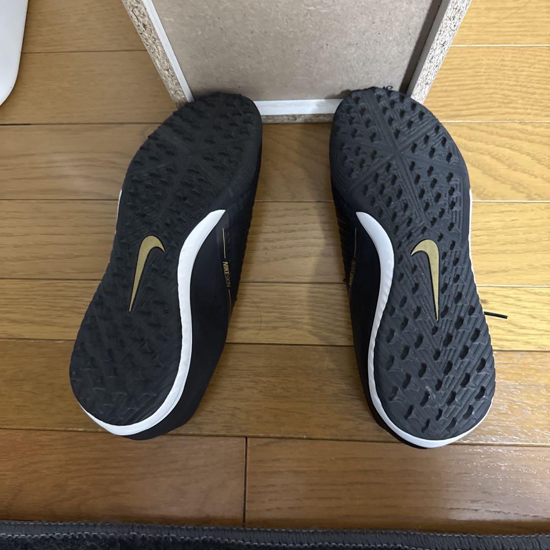 NIKEフットサルシューズ