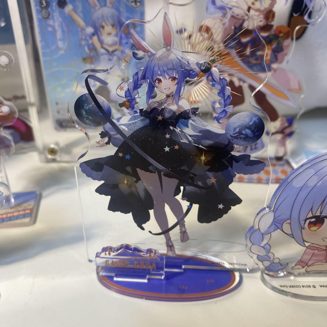 ホロライブ　兎田ぺこらグッズまとめ売り　アクスタ、フィギュア、ぬいぐるみ、カード